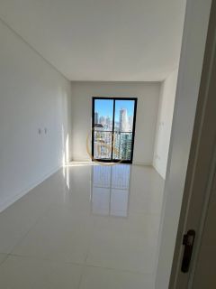 Cobertura próxima ao mar em Itapema