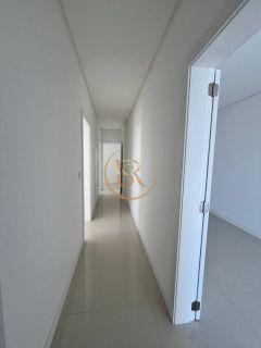 Cobertura próxima ao mar em Itapema