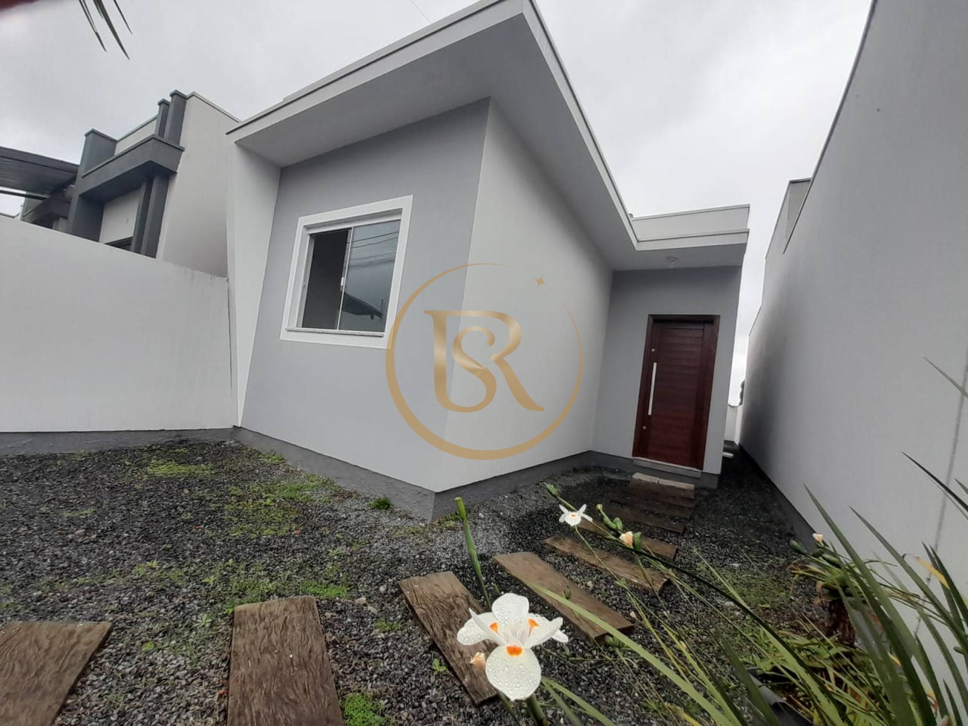 Casa pronta por 370 mil em Tijucas