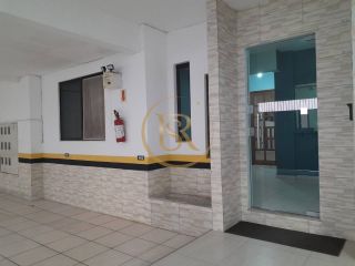 Apartamento com terraço amplo.