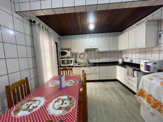 Apartamento com terraço amplo.