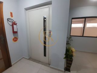 Apartamento com terraço amplo.