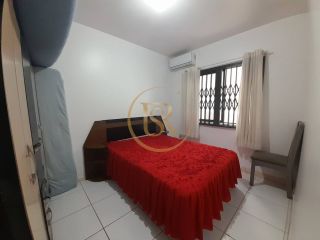 Apartamento com terraço amplo.