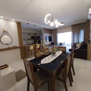Apartamento à venda no Perequê