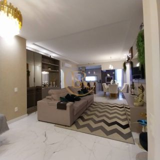 Apartamento à venda no Perequê