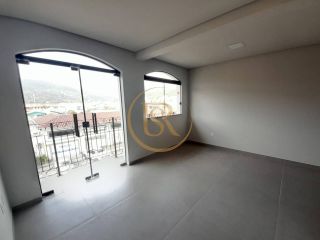 Sala comercial no centro de Porto Belo