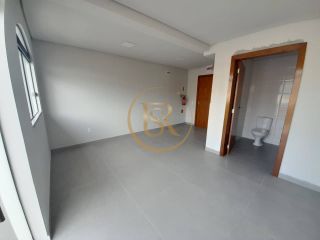 Sala comercial para locação anual no centro de Porto Belo