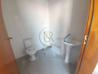 Sala comercial disponível para locação anual no Centro de Porto Belo