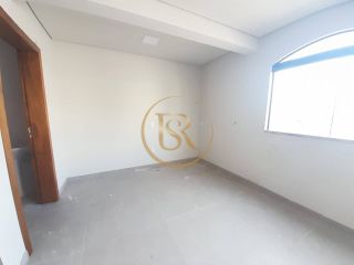 Sala comercial disponível para locação anual no Centro de Porto Belo