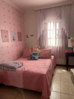 Casa com piscina e mesa de snooker, Aluguel de temporada.