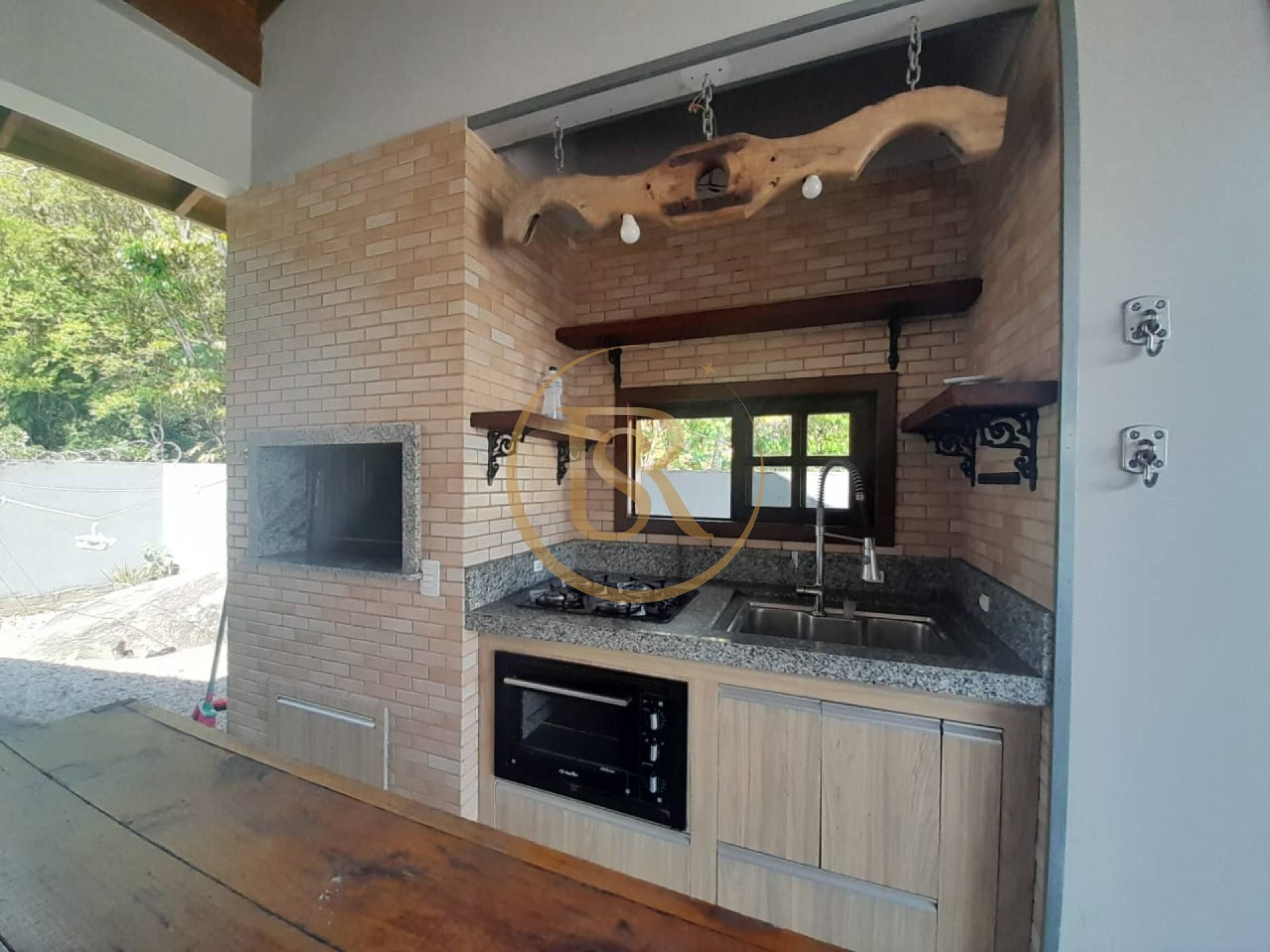 Casa à venda no Alto Perequê