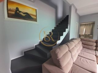 Sobrado de esquina no Centro de Camboriú