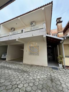 Casa frente mar no Perequê!