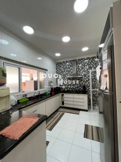 Sobrado no Residencial Villa Branca 1