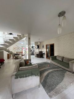 Sobrado no Residencial Villa Branca 1