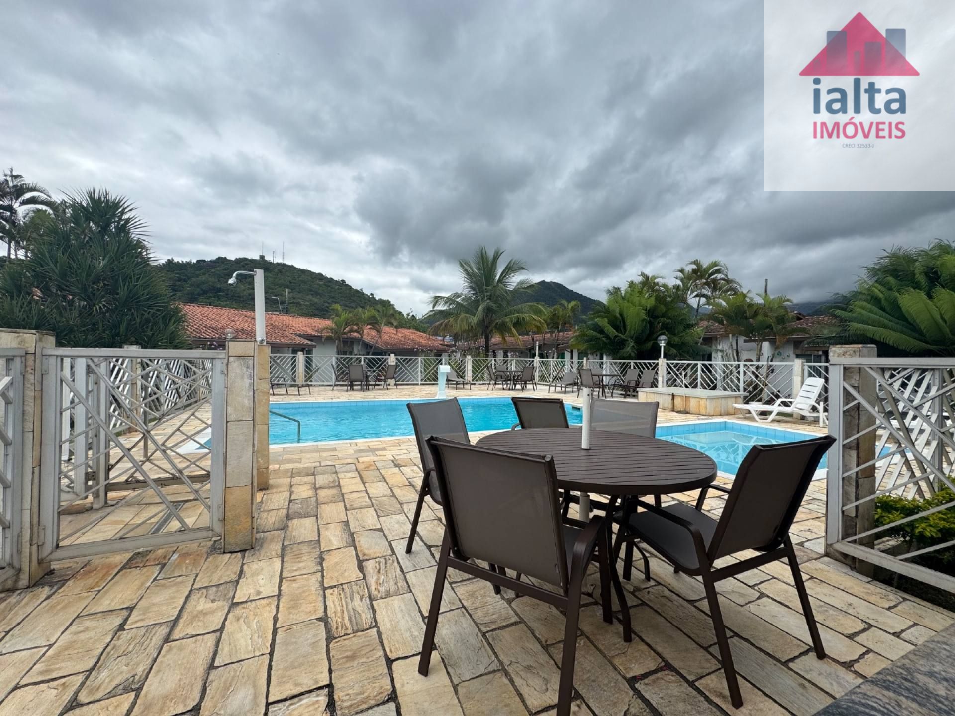 Casa de Condomínio Para Alugar com 2 quartos no bairro da Martim de sá