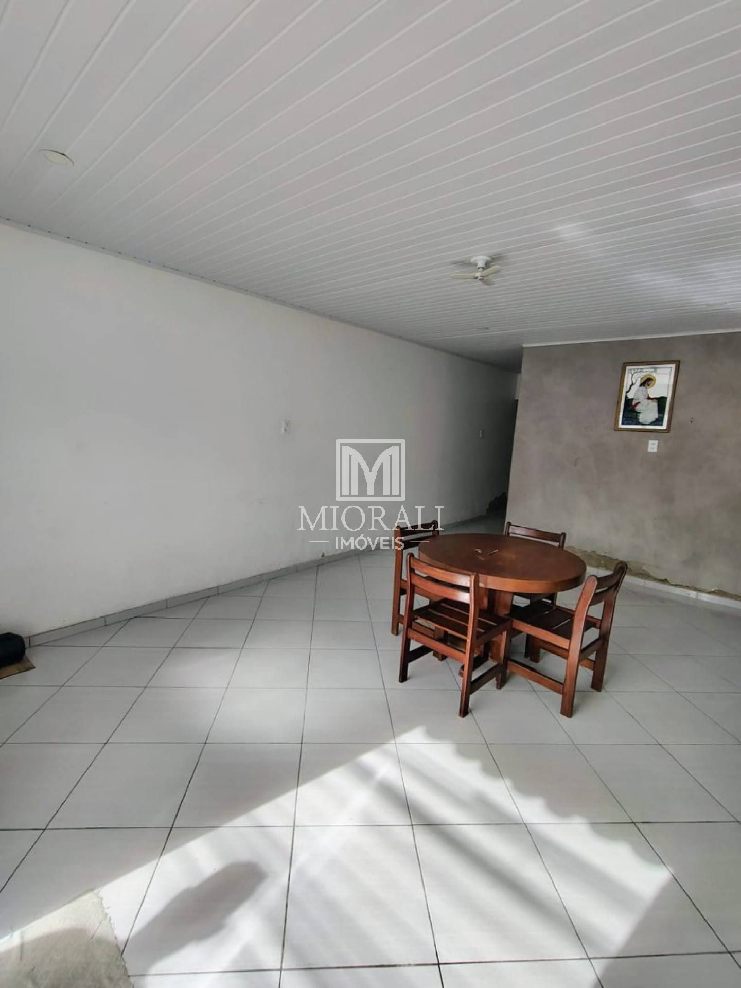 Casa com 3 quartos na Ponta Grossa, sendo 1 suíte, não financia