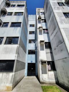 Apartamento com suíte no Antares em condomínio fechado