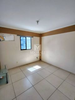 Apartamento com suíte no Antares em condomínio fechado