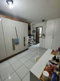 Casa com 4 quartos e primeiro andar no Graciliano Ramos