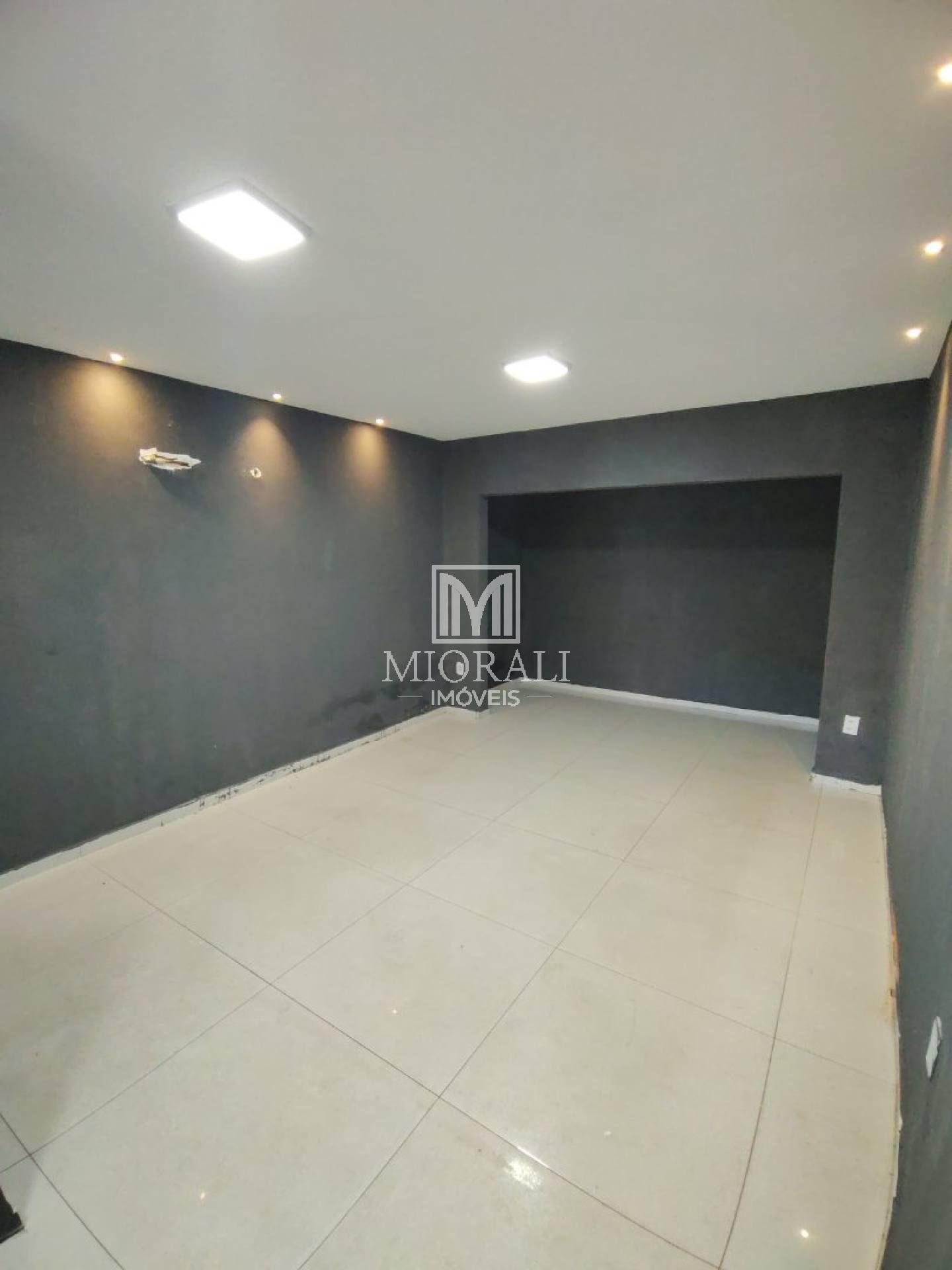 Sala comercial com 42m² próximo ao Espetinho da Maria na Serraria