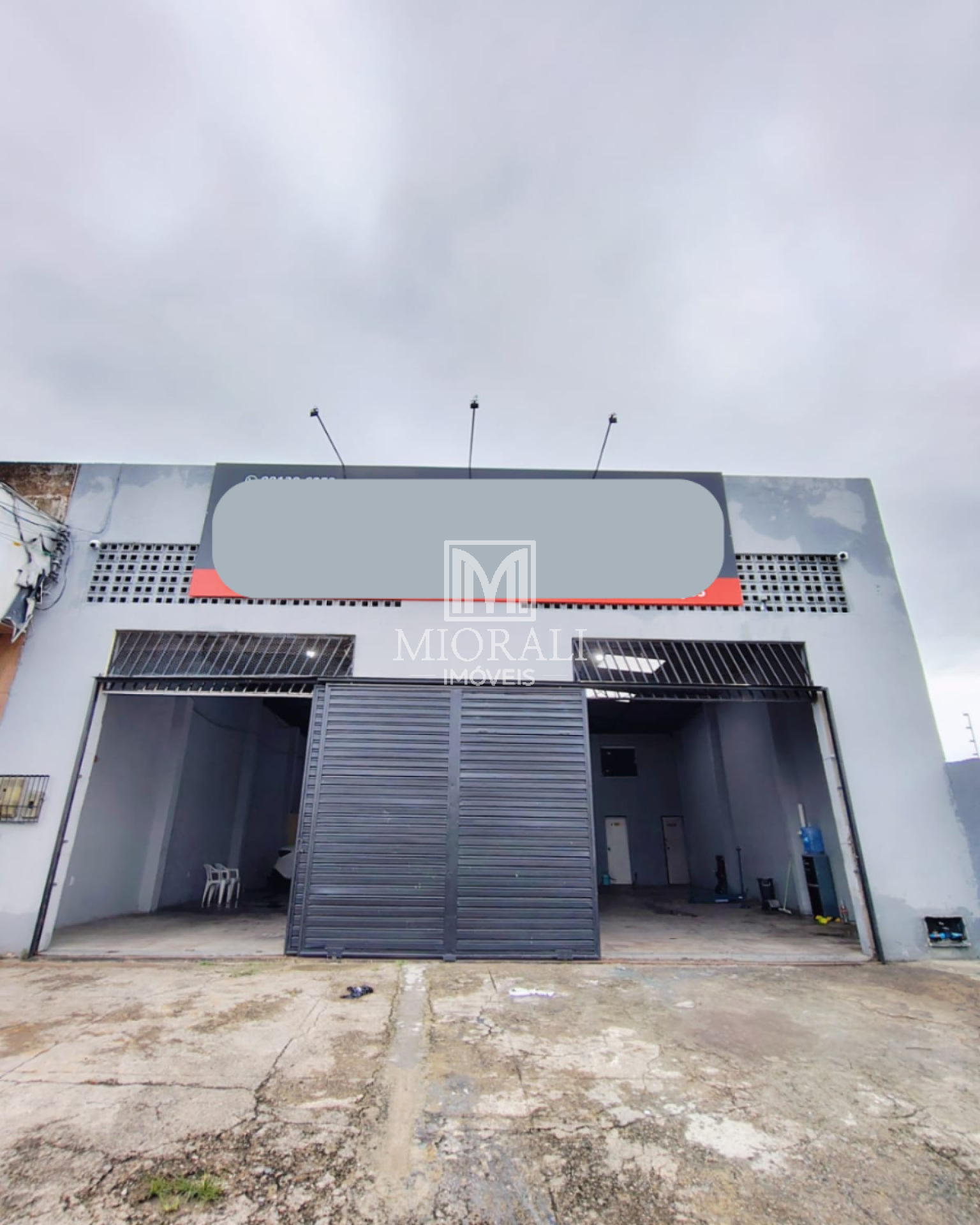 Aluguel de galpão na principal do Feitosa – 140m² com Escritório e Banheiros