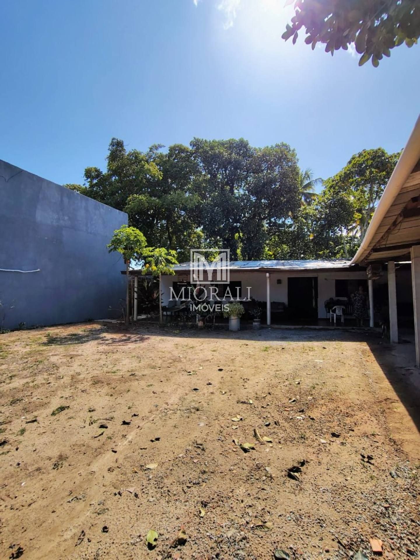 Venda de Casa em Lote Amplo no Jardim Petrópolis 2 com 3 Quartos, 504m² e Aceita Troca