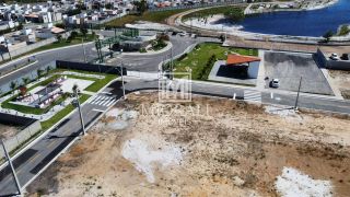 Terreno 240m² em Condomínio Fechado Lagos do Francês – Aceita Financiamento