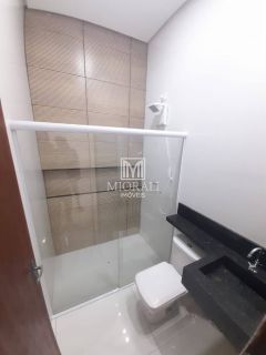 Casa nova com planejados, área gourmet e fino acabamento na Santa Lúcia