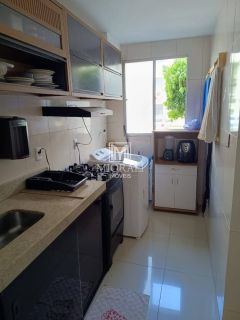 Apartamento com porcelanato no Vale dos Corais, na rua do Mix Mateus Antares