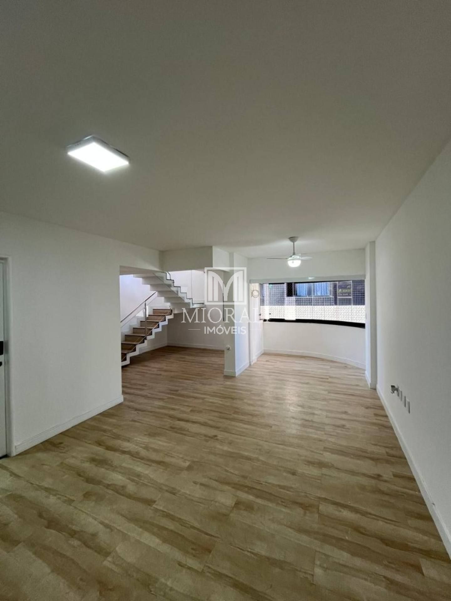 Cobertura duplex com energia solar e 3 suítes no Edifício Luzon, nascente e 2 vagas