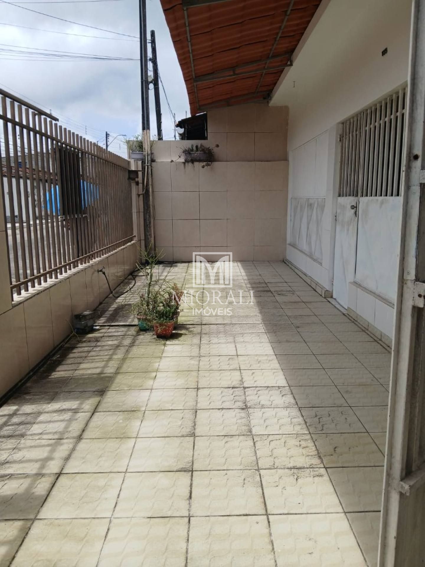 SM - Casa nascente no Salvador Lyra com 3 quartos e garagem para 3 carros