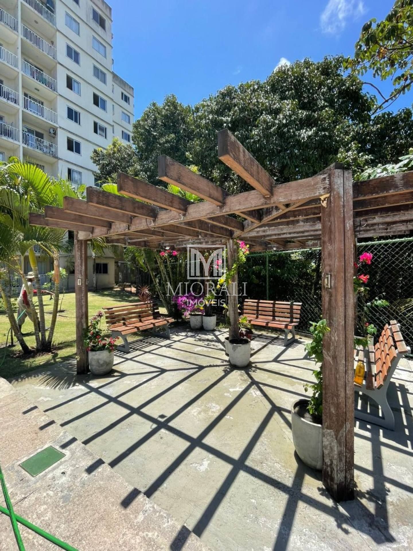 BD - Aluguel de Apartamento 2 quartos com suíte e varanda no Condomínio Villa Bela na Serraria