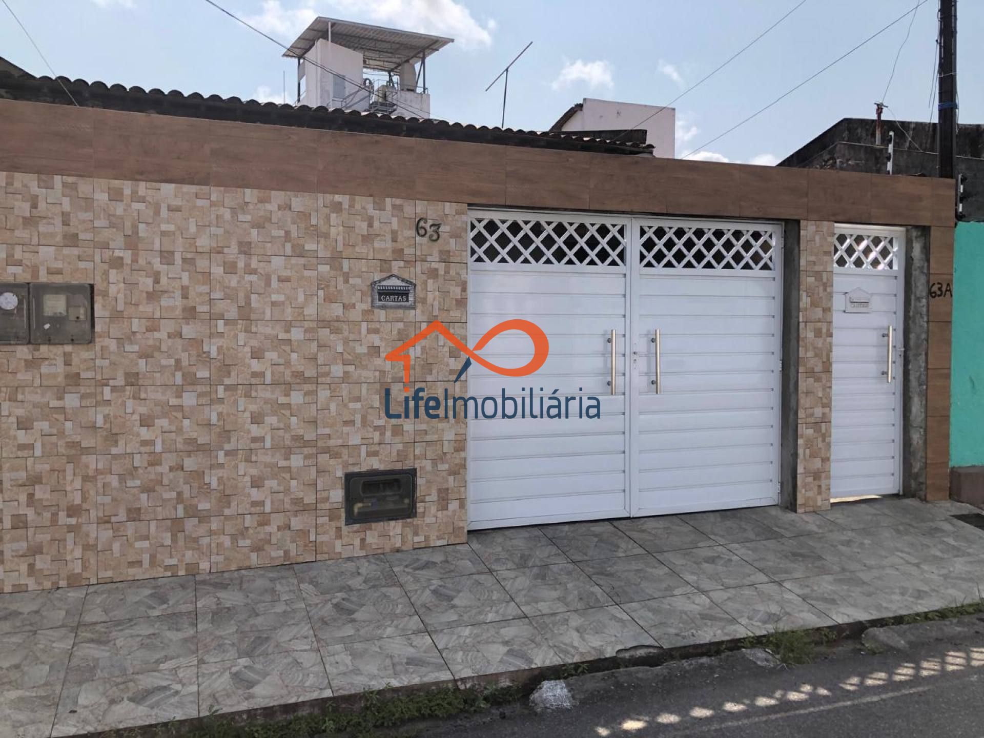 Casa 3/4 com 1 suíte e varanda - Ótima localização - Ponto Novo