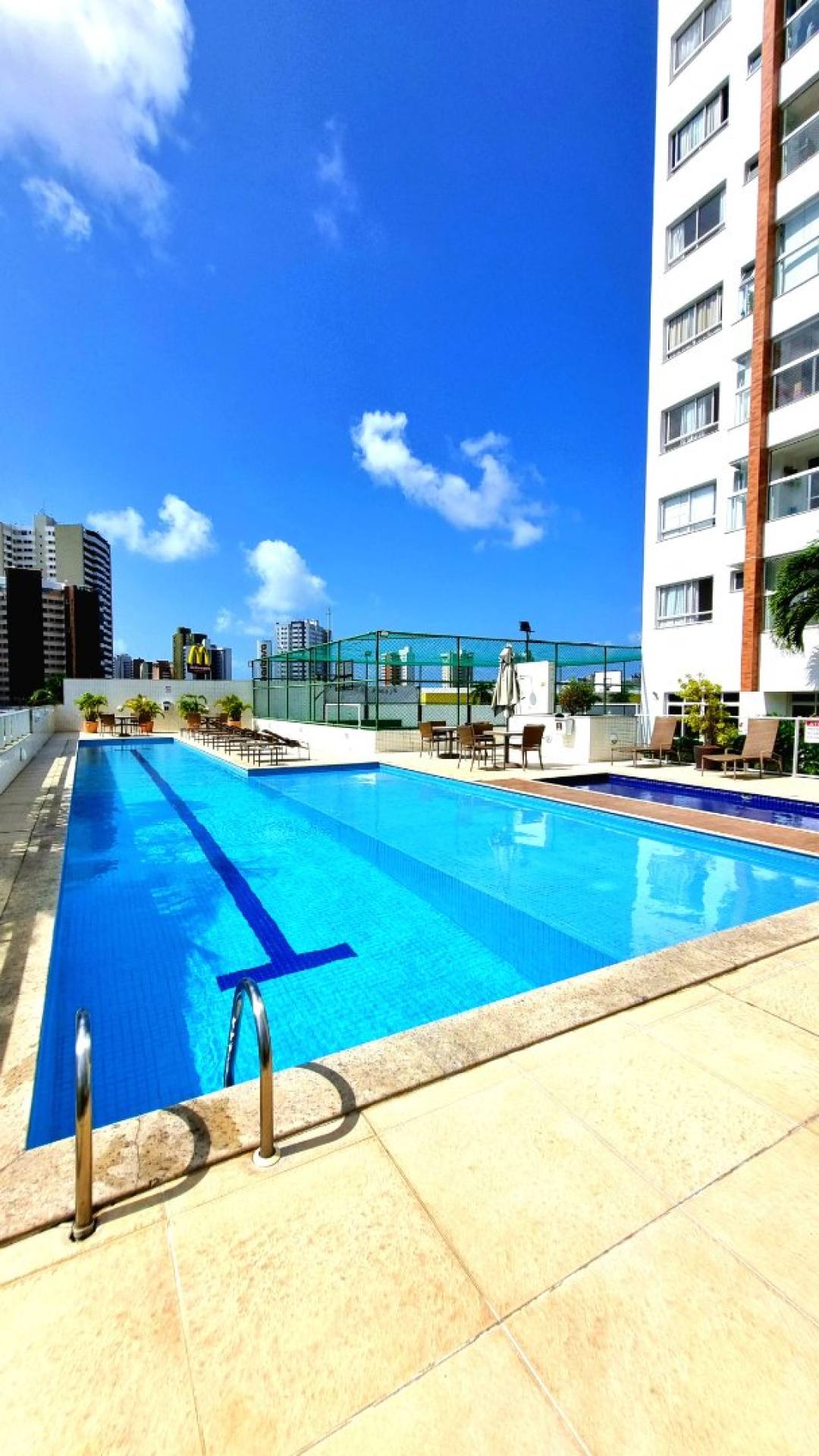 Apartamento à Venda no Condomínio Versatto Jardins, Com Área de Lazer Completa, 3 Dormitórios, Sendo Duas Suites à 150m do Shopping Jardins - Bairro Grageru.