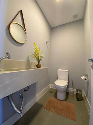 EXCLUSIVIDADE LEV IMÓVEIS – CASA ALTO PADRÃO NA PRAIA DO CASCALHO