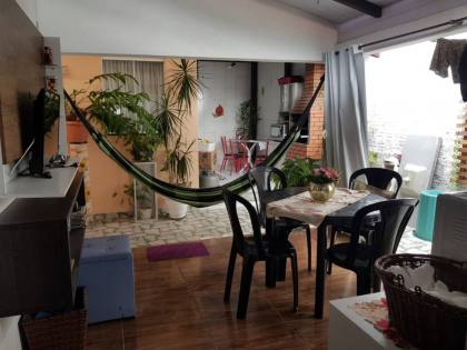 Casa com Edícula no Centro de Penha – Conforto e Exclusividade a 800m da Praia