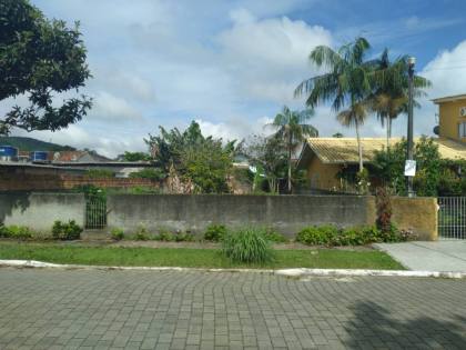 Terreno Murado e Escriturado – 336m² no Bairro Armação em Penha