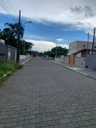 Terreno Murado e Escriturado – 336m² no Bairro Armação em Penha