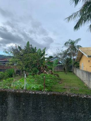 Terreno Murado e Escriturado – 336m² no Bairro Armação em Penha