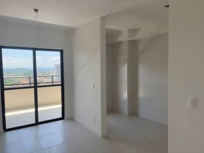 Apartamento com Vista para o Mar e Área de Lazer Completa