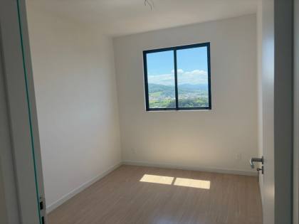 Apartamento com Vista para o Mar e Área de Lazer Completa