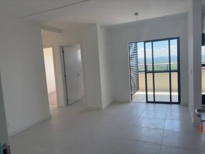 Apartamento com Vista para o Mar e Área de Lazer Completa