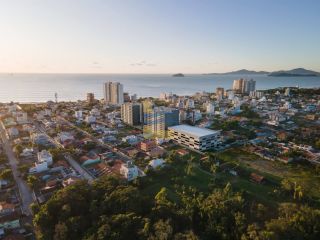 Ibiza Beach Club – Viva o Litoral com Estilo e Conforto