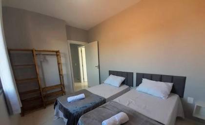 SOBRADO MOBILIADO A 950 METROS DA PRAIA