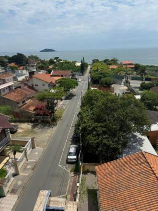 Cobertura a apenas 200 metros do mar