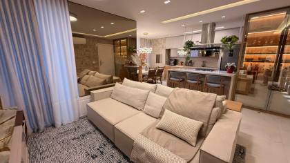 Apartamento alto padrão com terraço privativo e vista para o mar