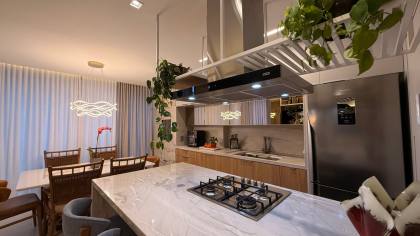 Apartamento alto padrão com terraço privativo e vista para o mar