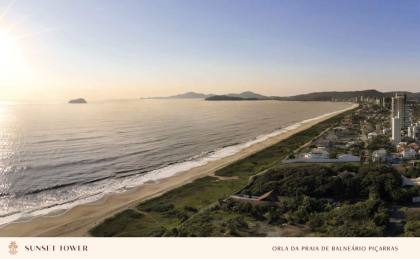 Apartamento Para Vender com 4 quartos 3 suítes no bairro Itacolomi em Balneário Piçarras