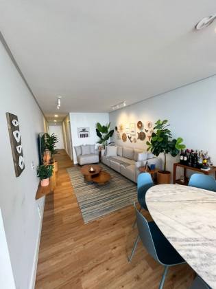 Apartamento Para Vender com 4 quartos 3 suítes no bairro Itacolomi em Balneário Piçarras